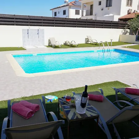 Paradise Complex - Larnaca Villa