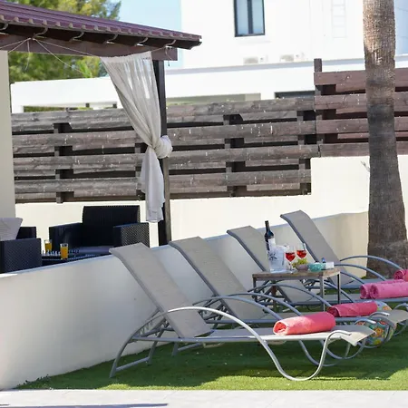 Paradise Complex - Larnaca *